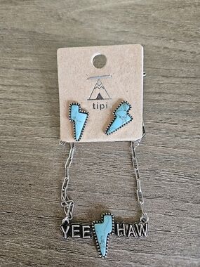 Tipi Turquoise Lightning Bolt Necklace & Stud Earrings Set
